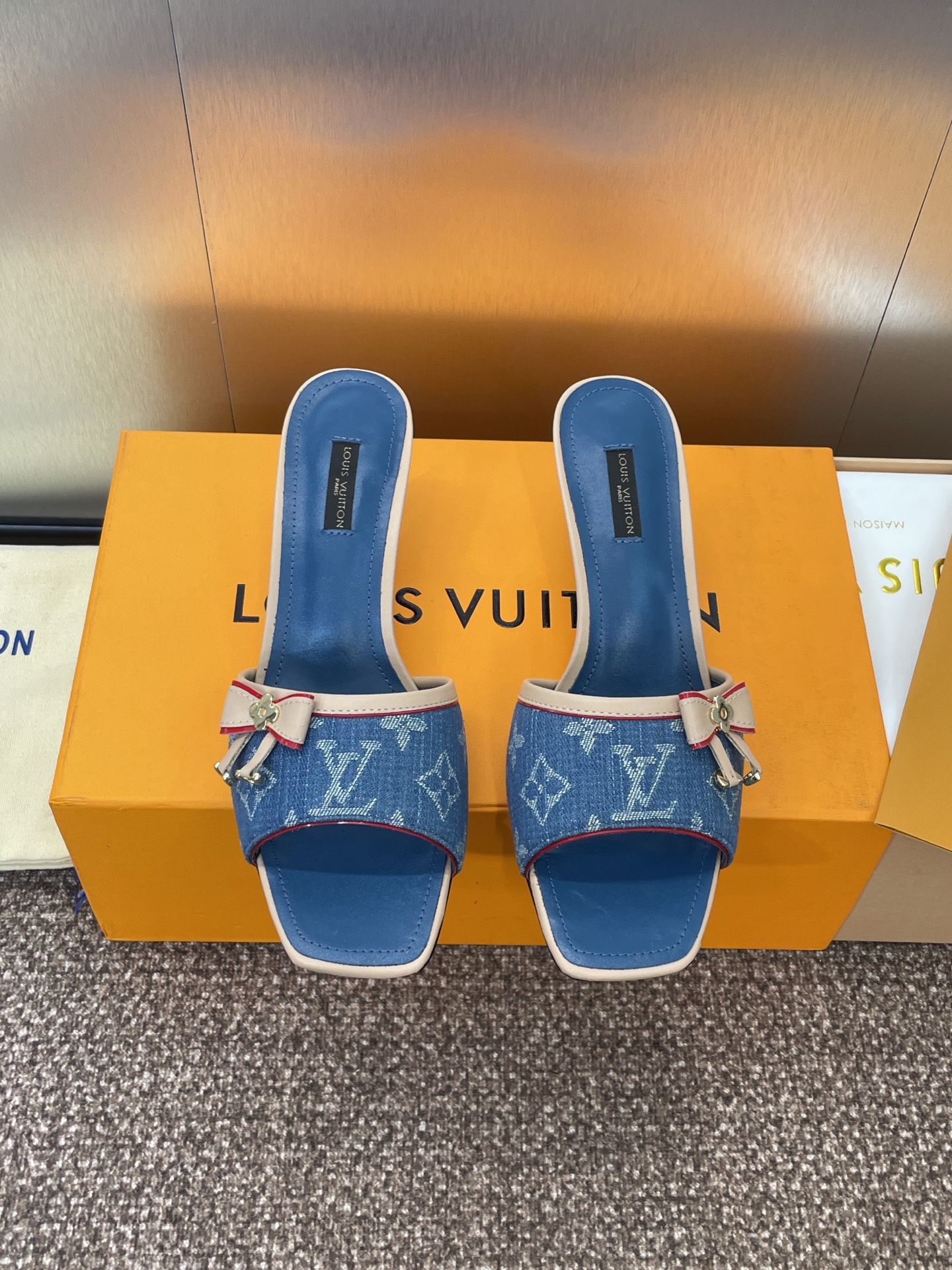 LV  04039