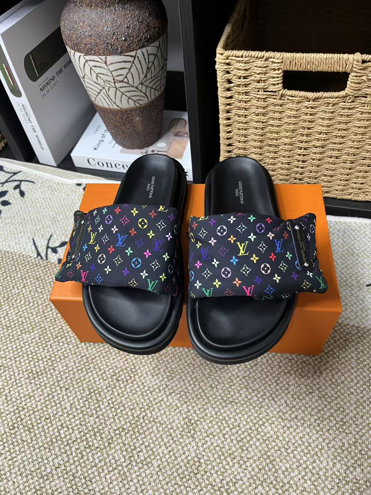 LV 04049