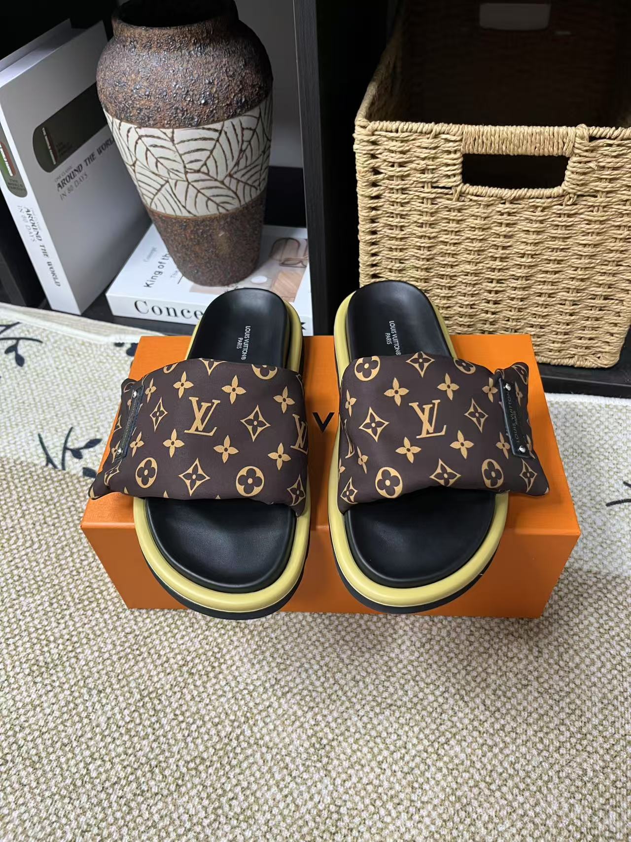 LV 04069