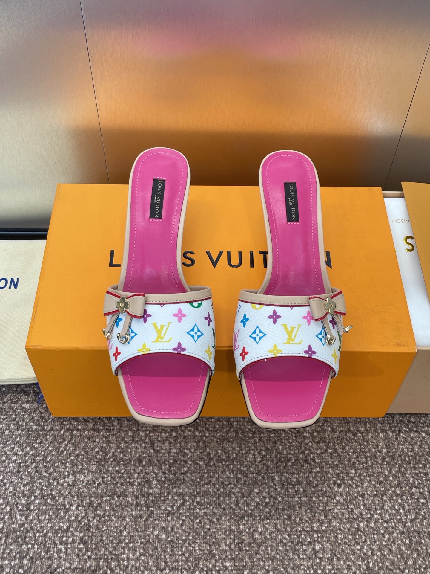 LV  04089