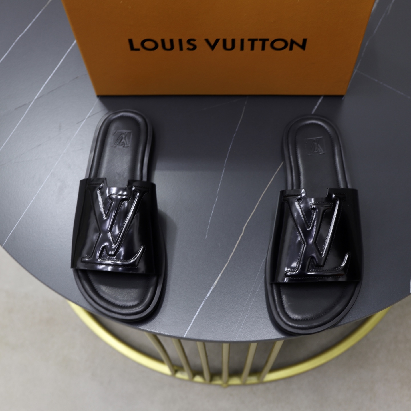 LV 04099