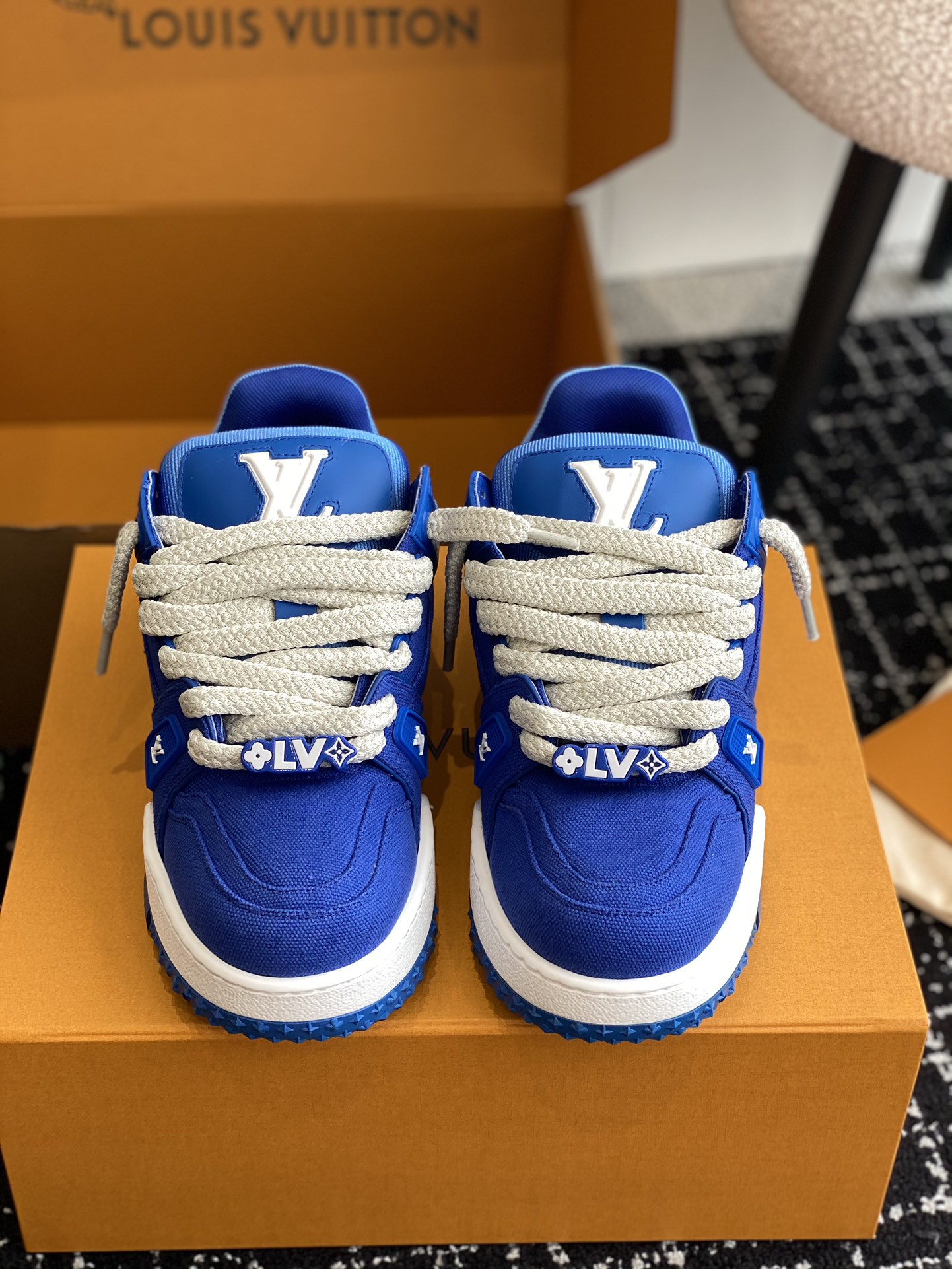 LV  04159