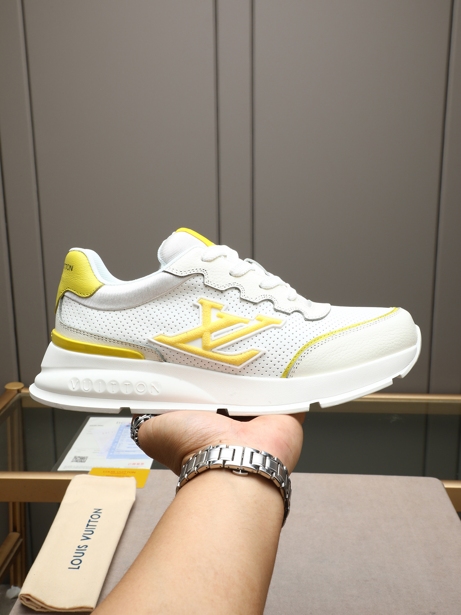 LV 04519
