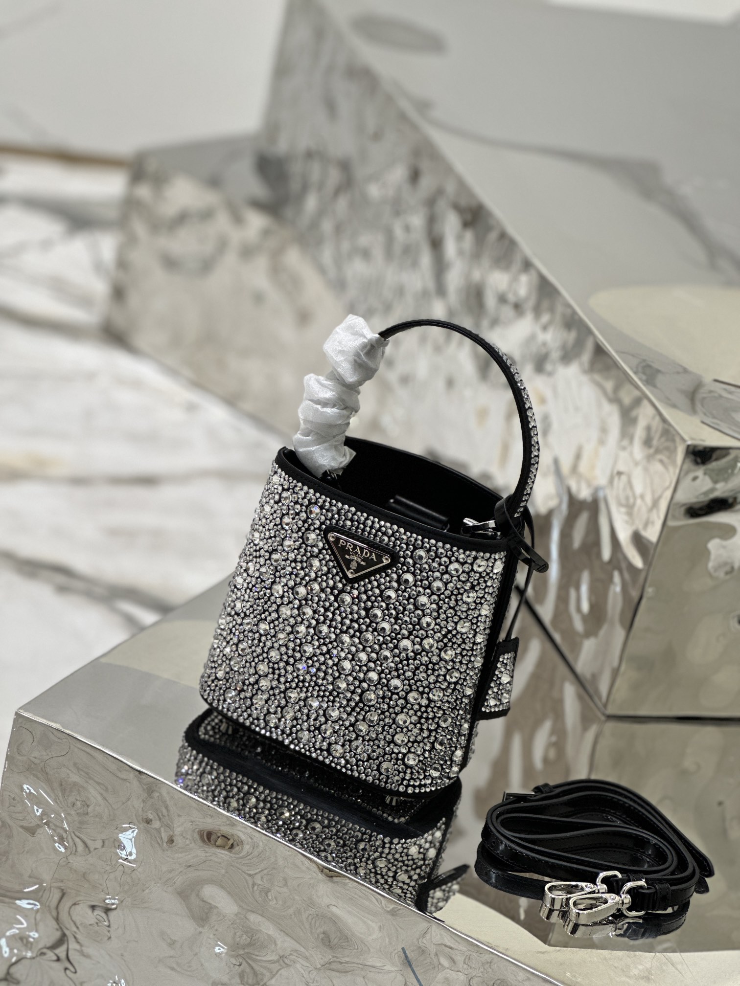 PRADA    00019
