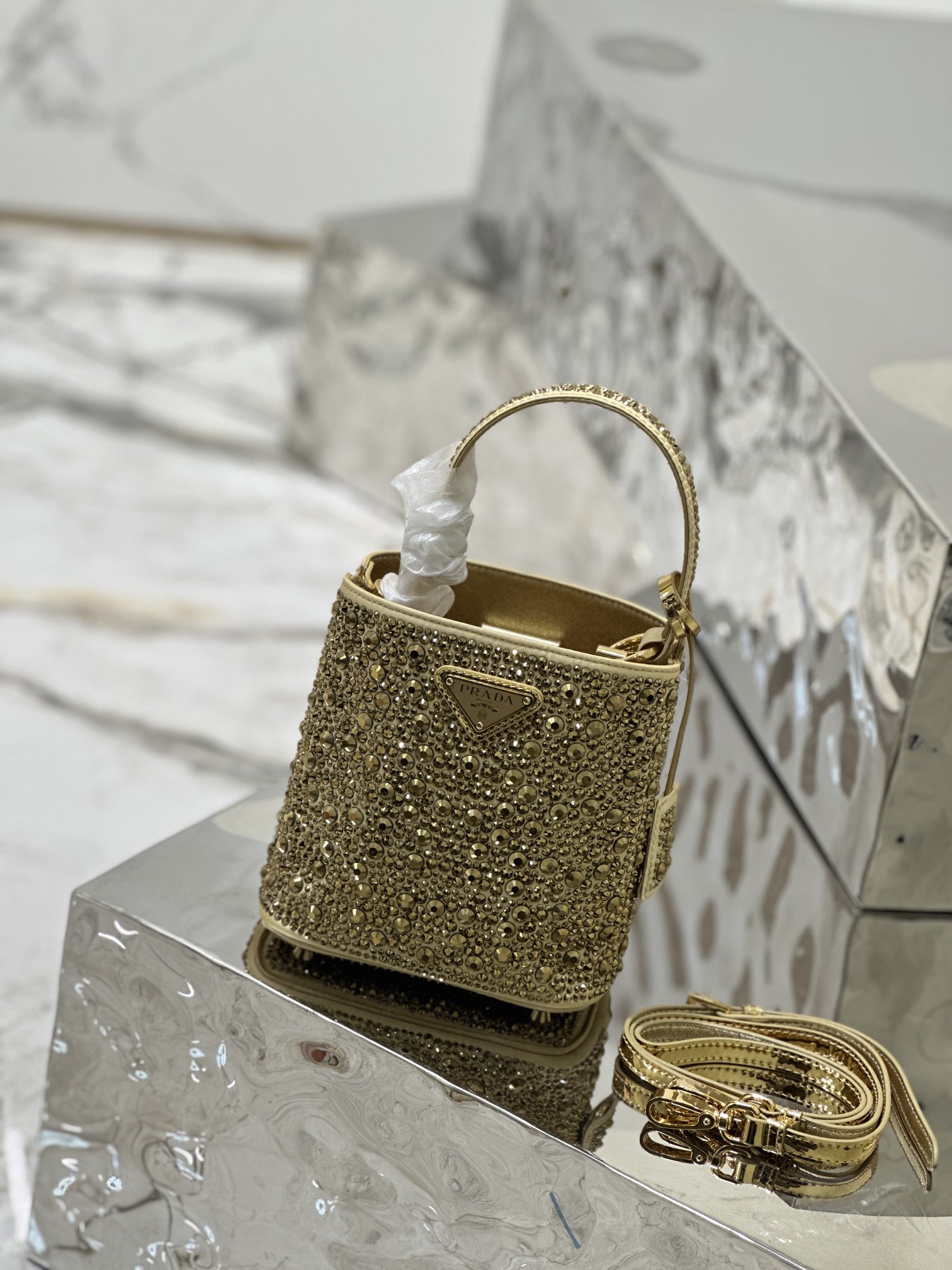 PRADA    00029