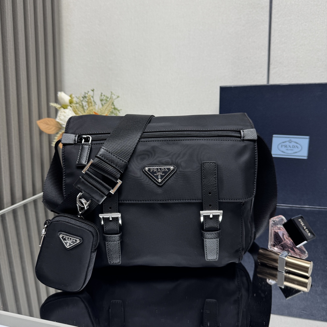 PRADA 00059