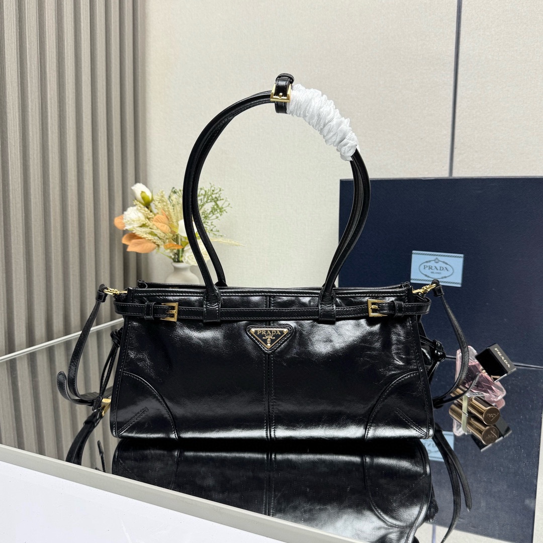 PRADA 00099