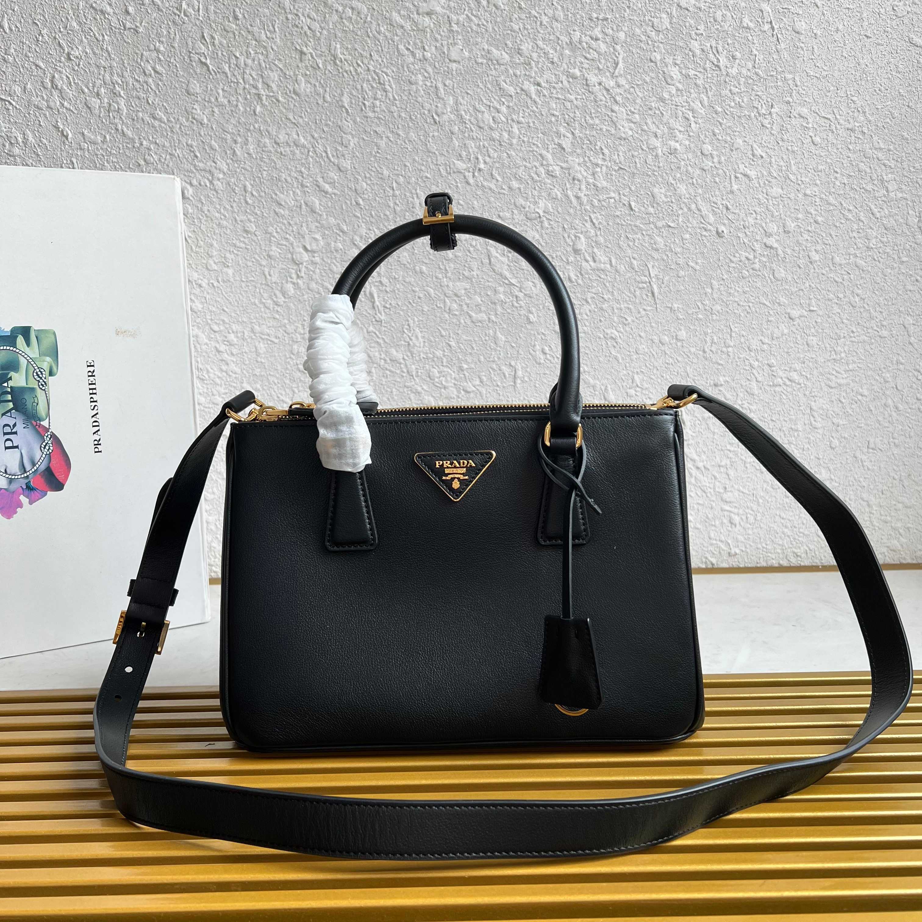 PRADA  00129