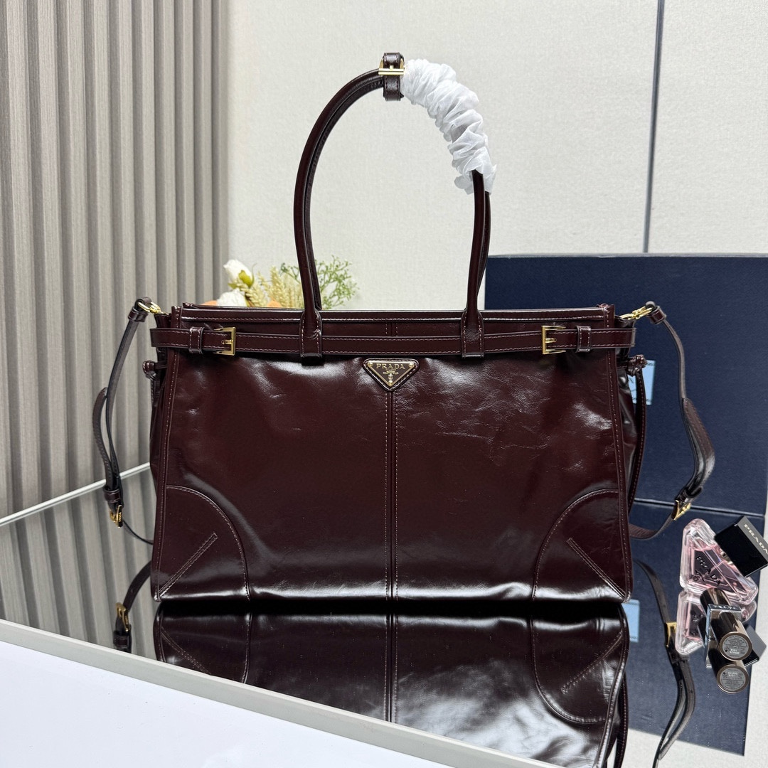 PRADA 00139