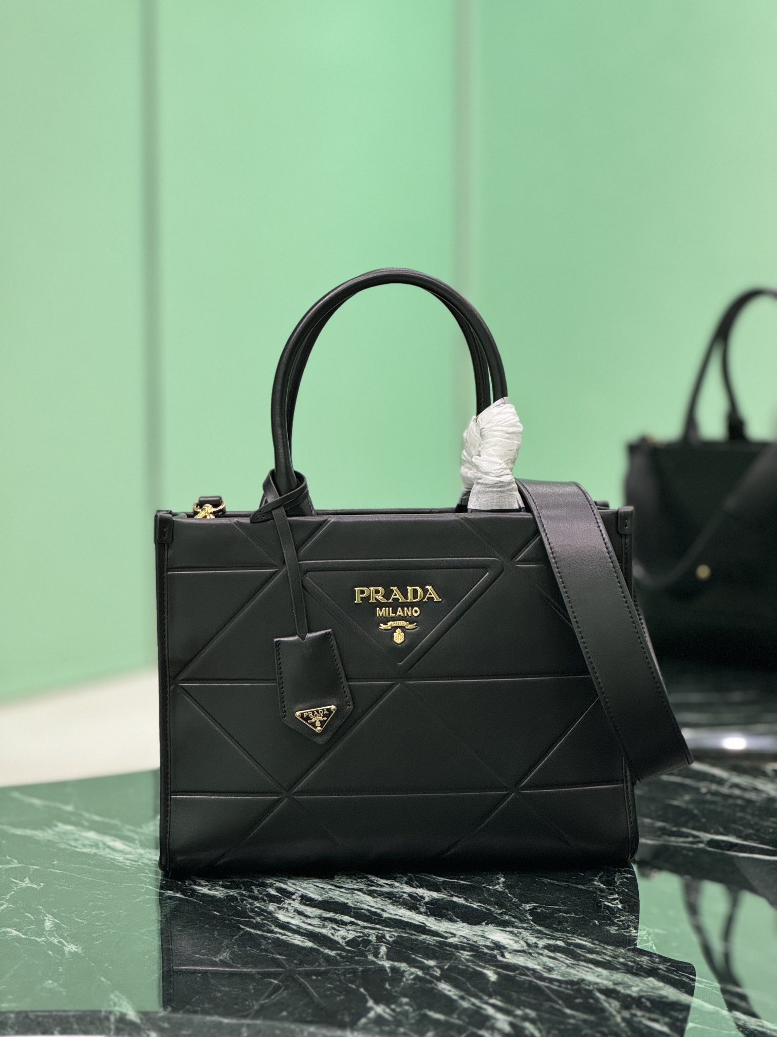 PRADA    00179