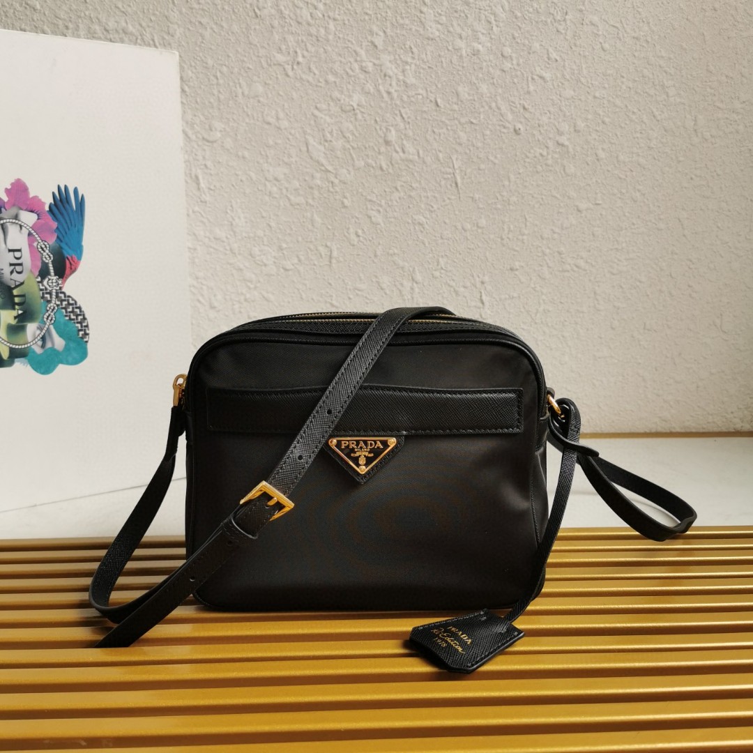 PRADA  00179