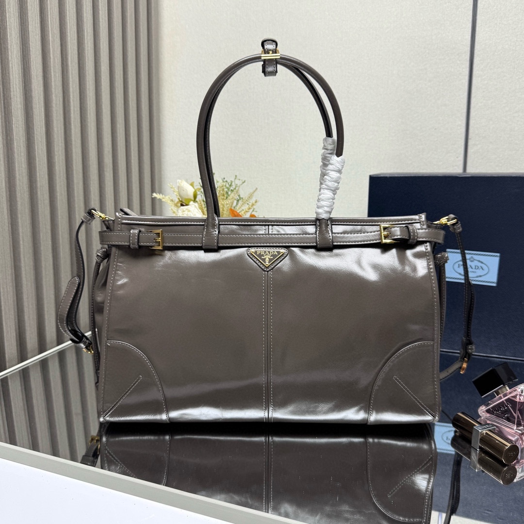 PRADA 00229