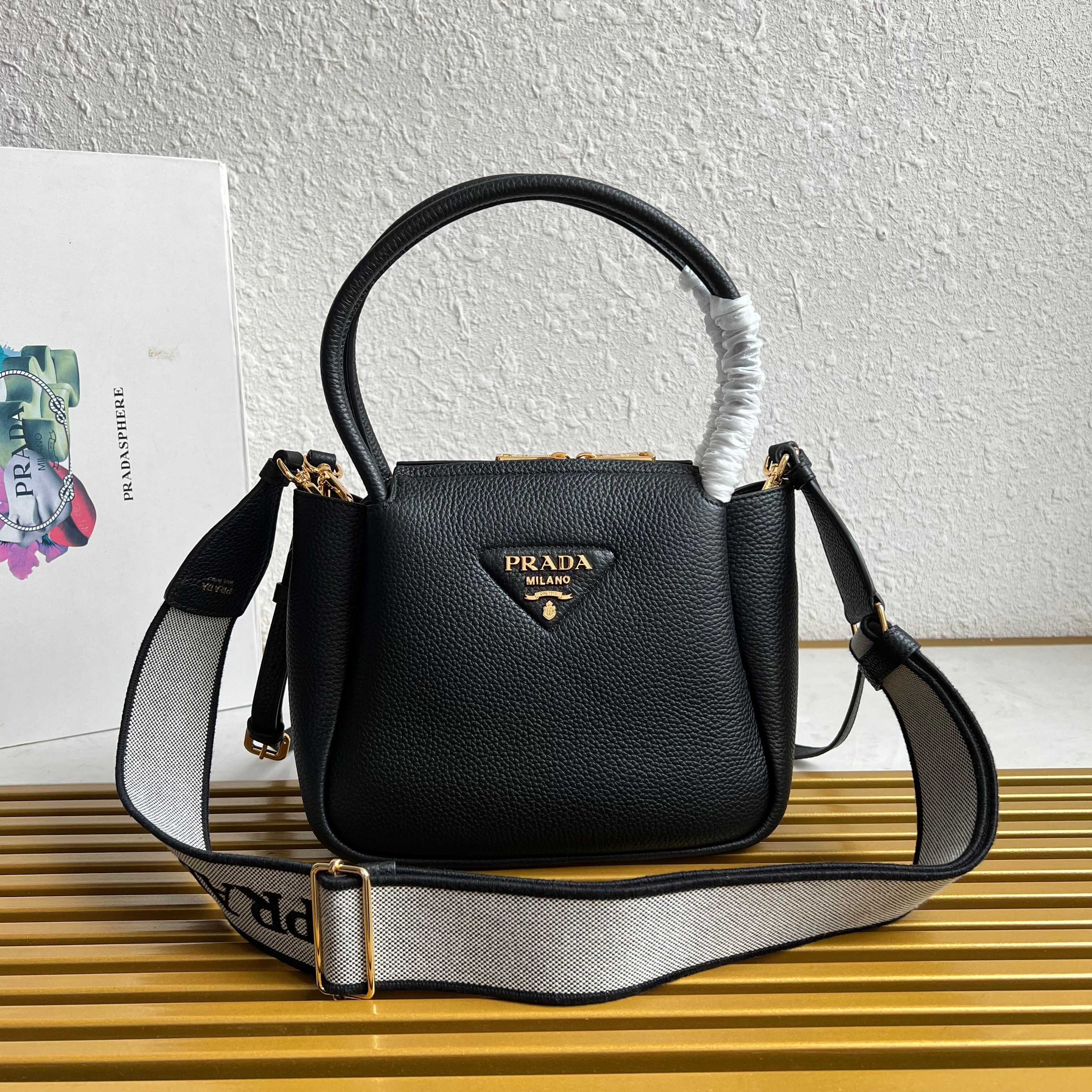 PRADA  00248