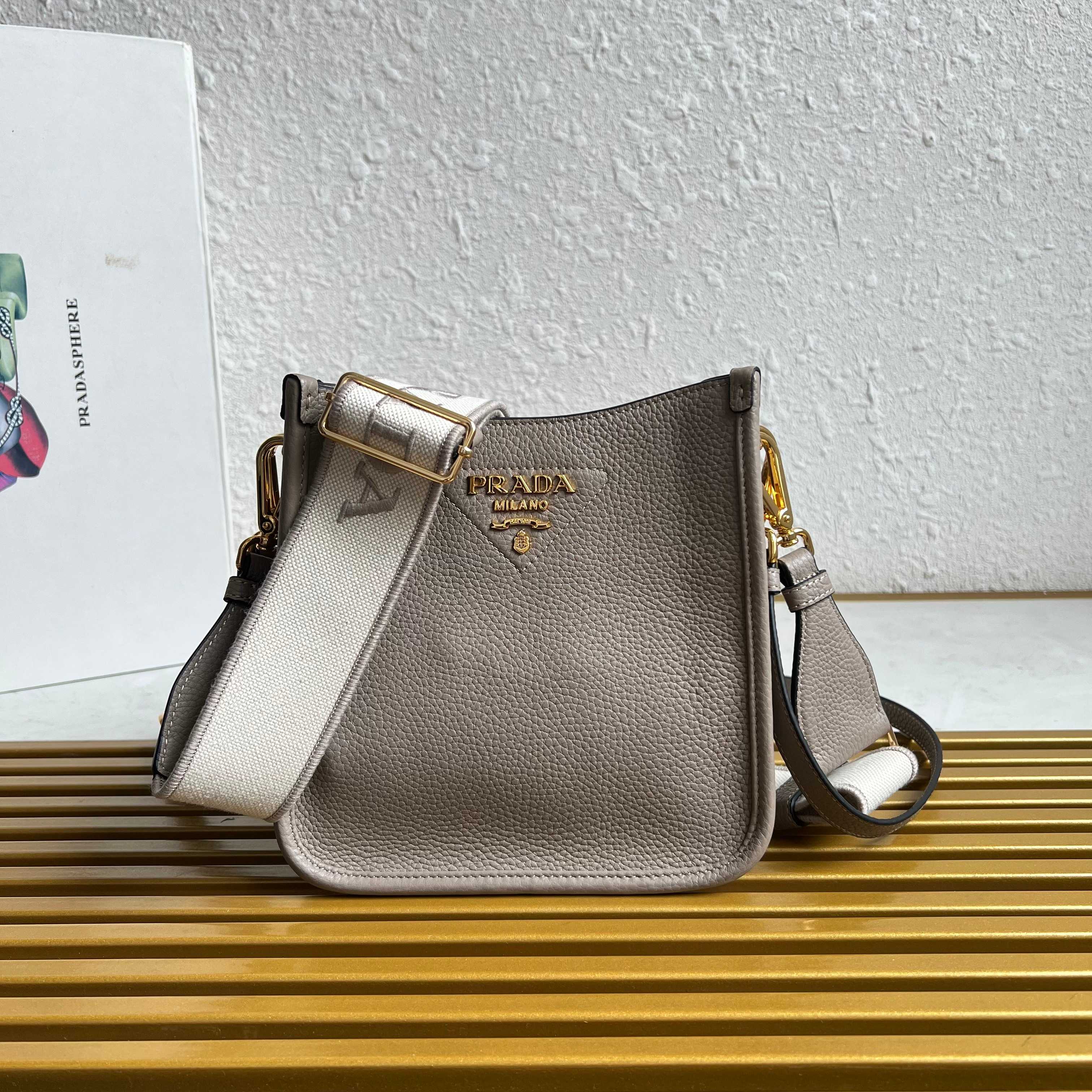 PRADA  00289