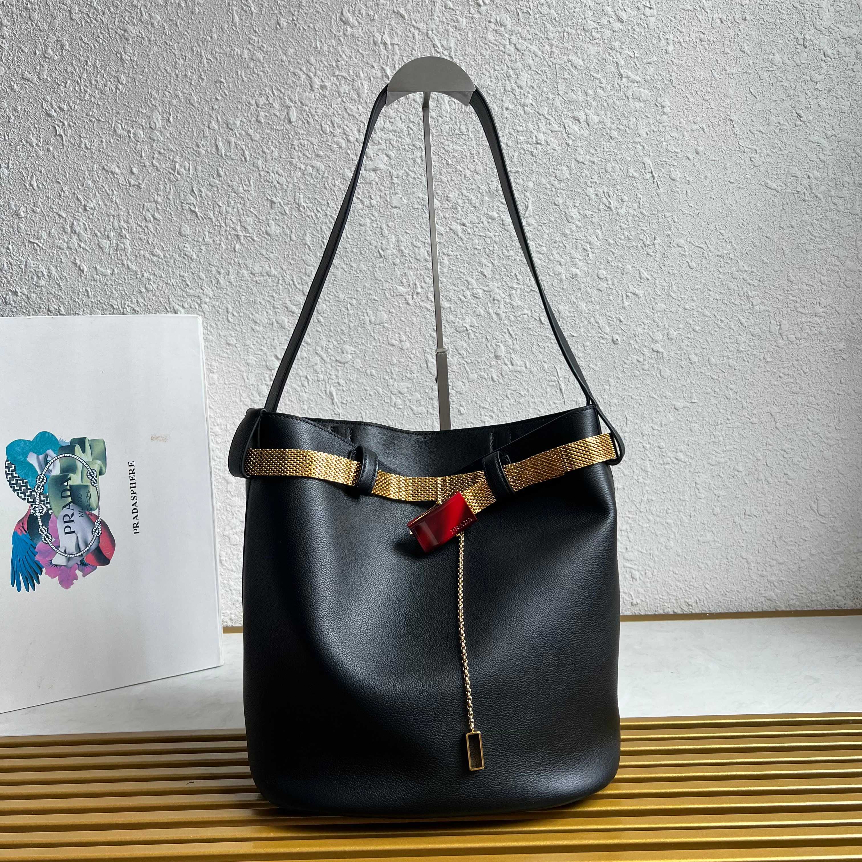 PRADA  002910
