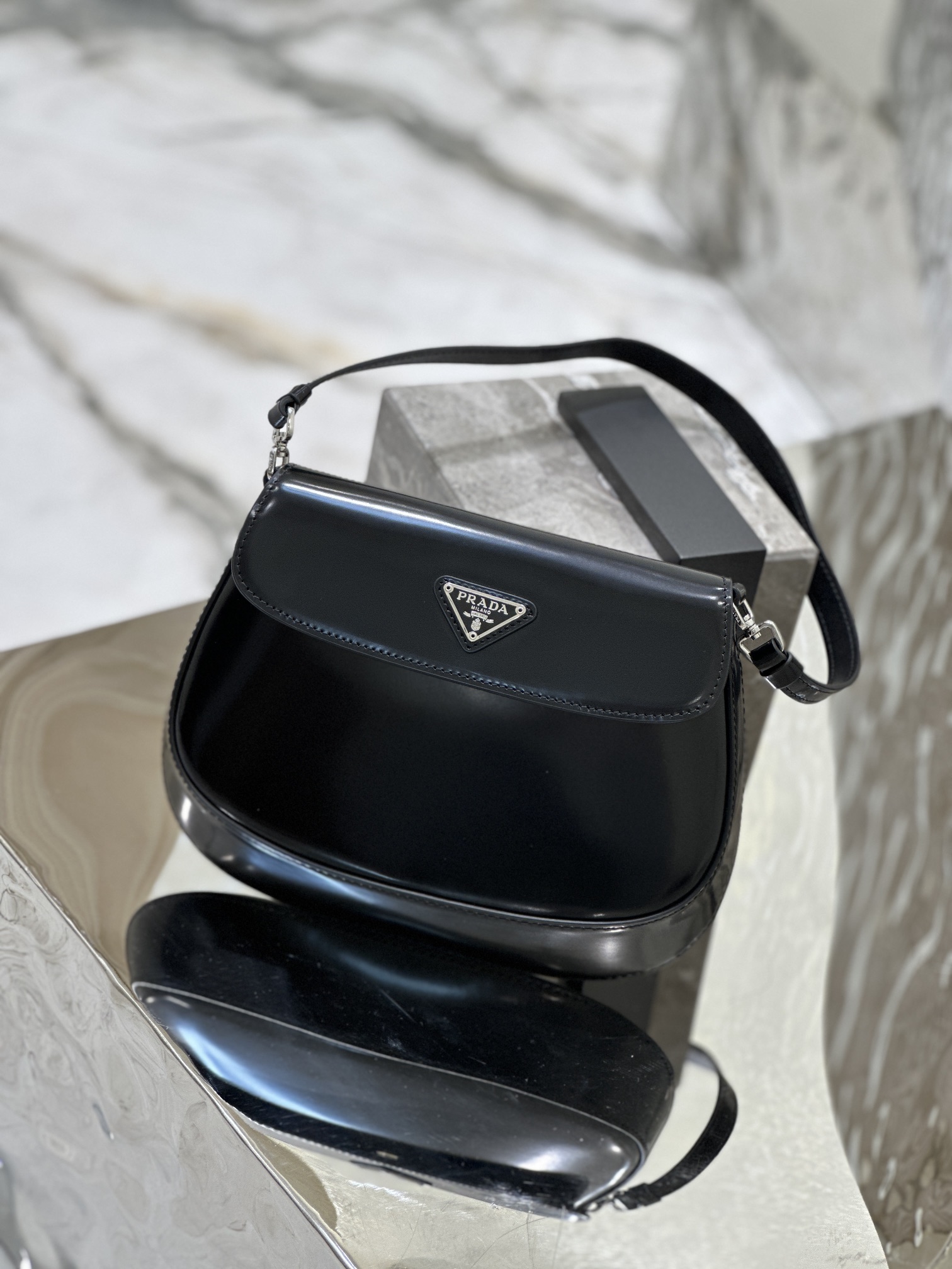 PRADA    00329