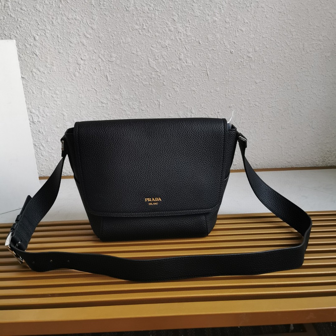 PRADA  00379