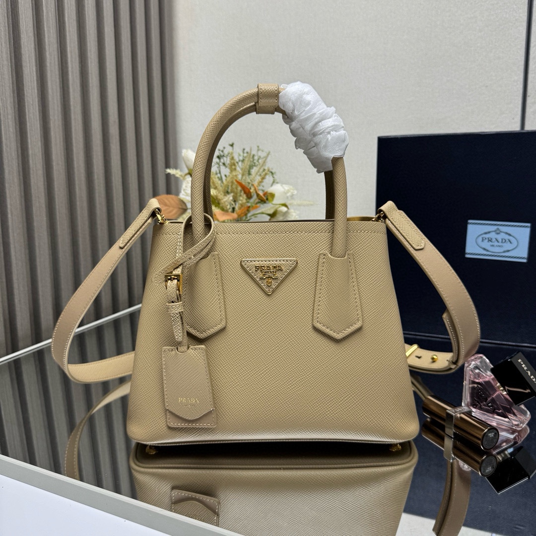PRADA 00479