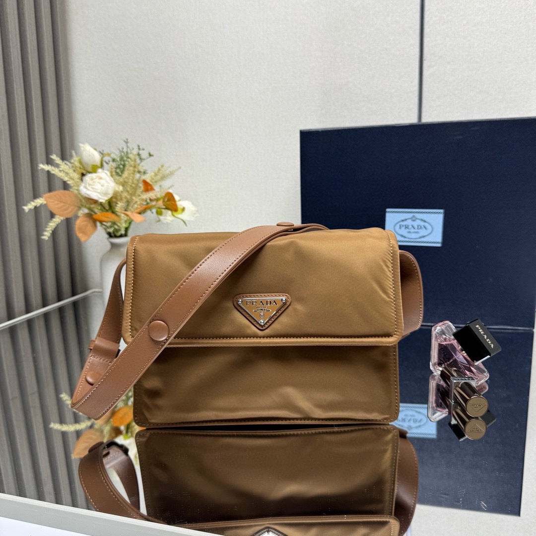 Prada 00516