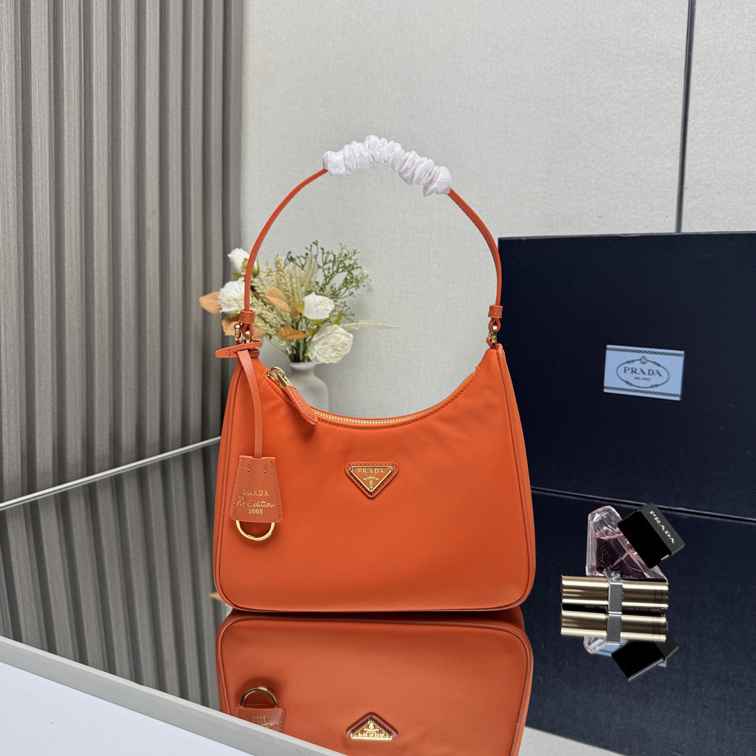 Prada 00579