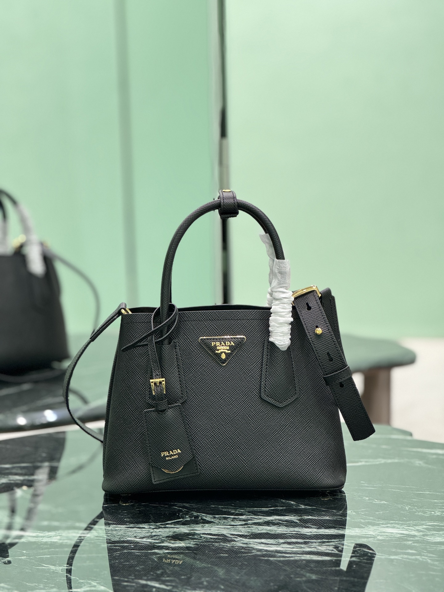 PRADA    00589