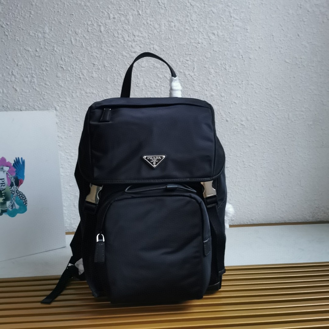 Prada 00599