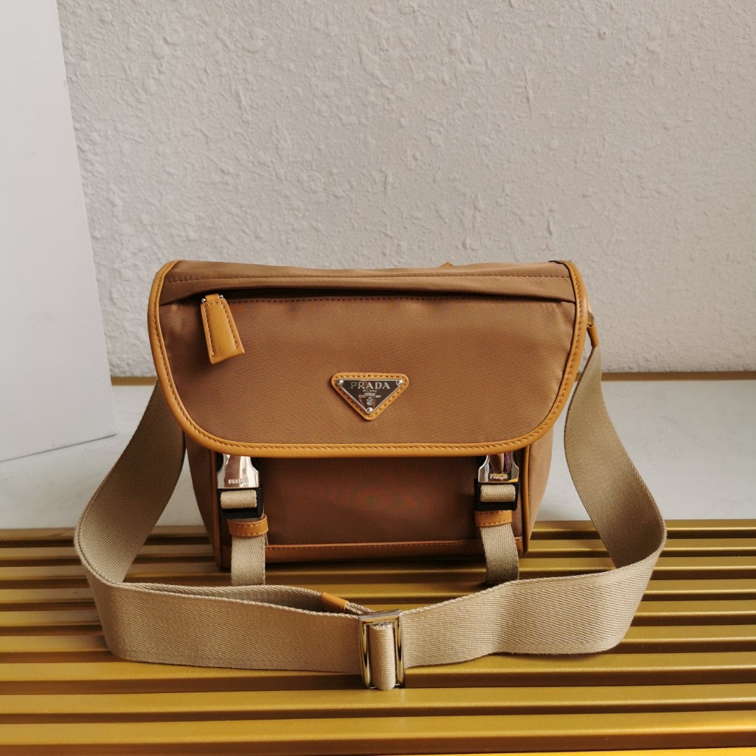 Prada 00649