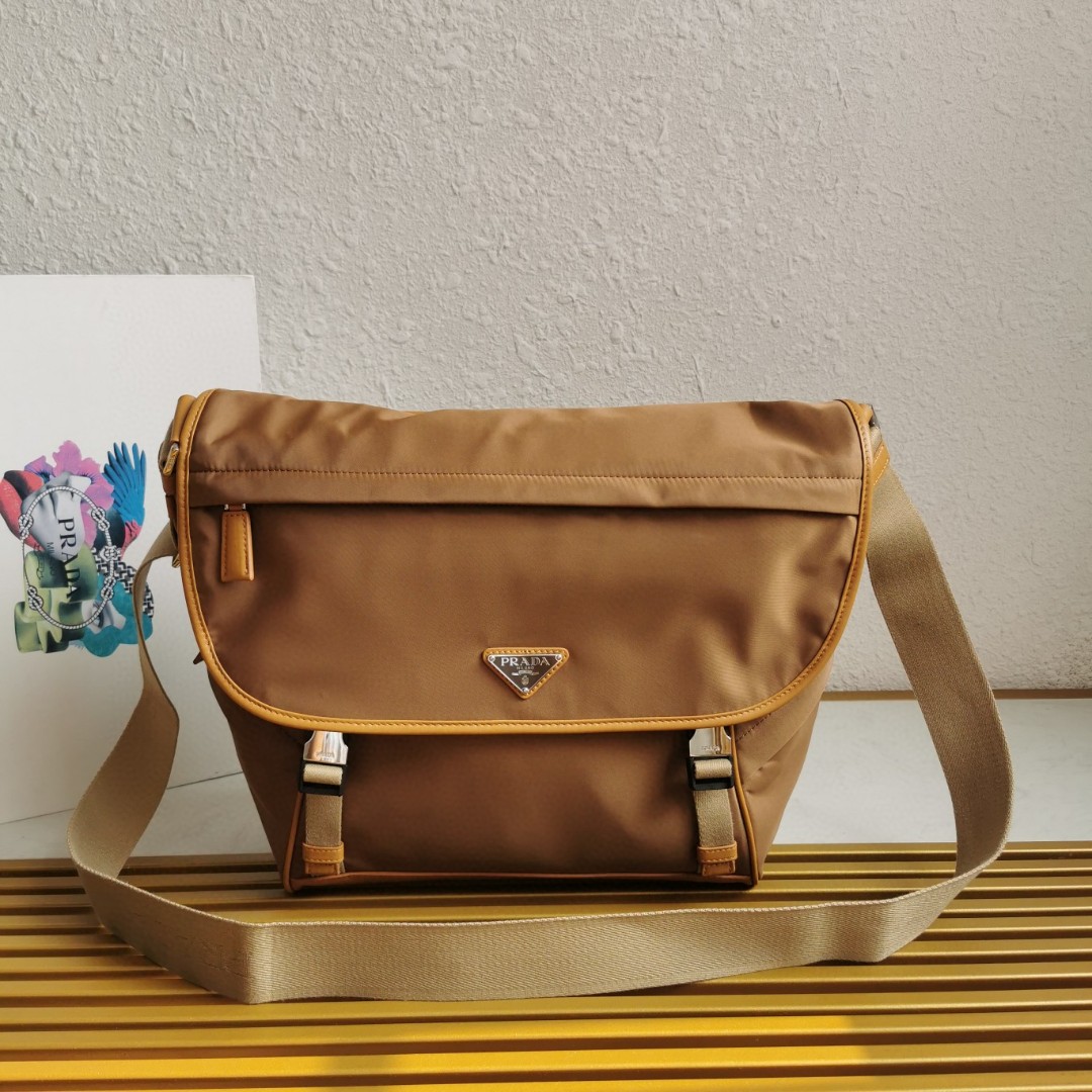 Prada 00669