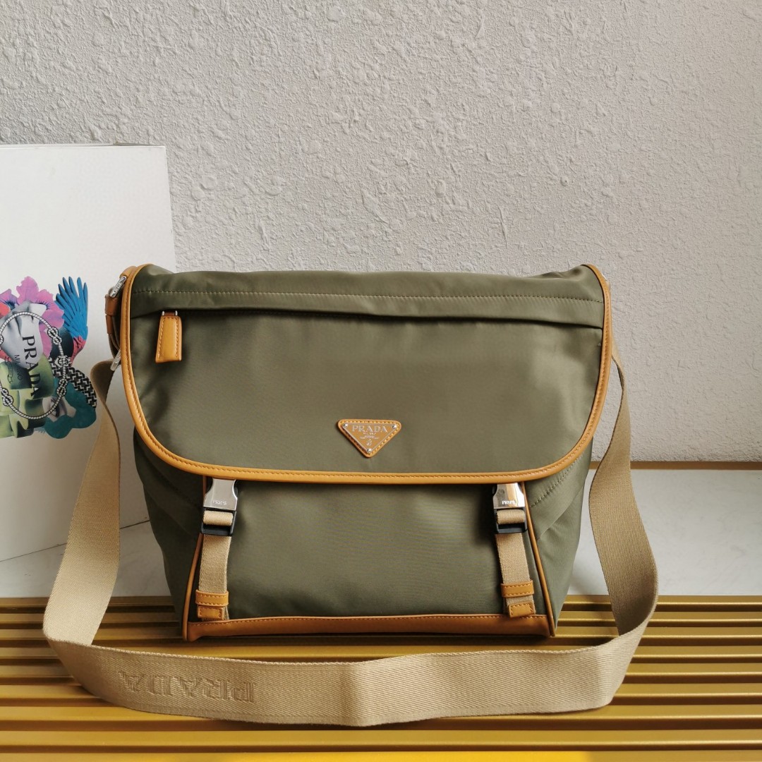 Prada 00679