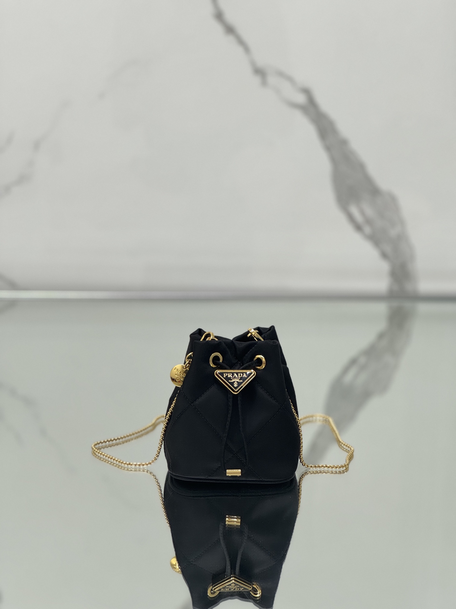 PRADA    00689