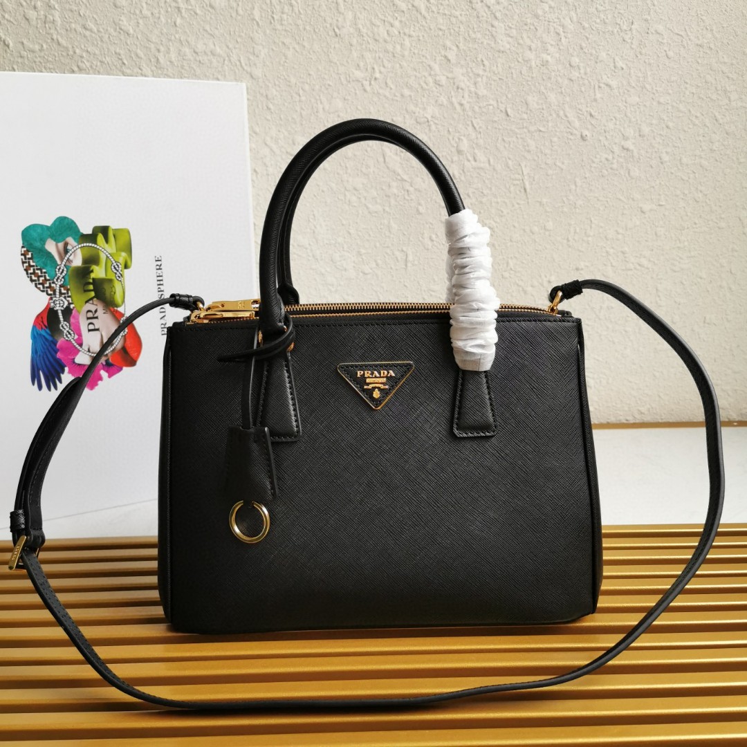 Prada 00689