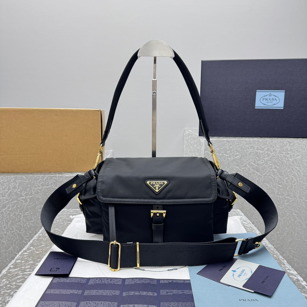 PRADA    00759
