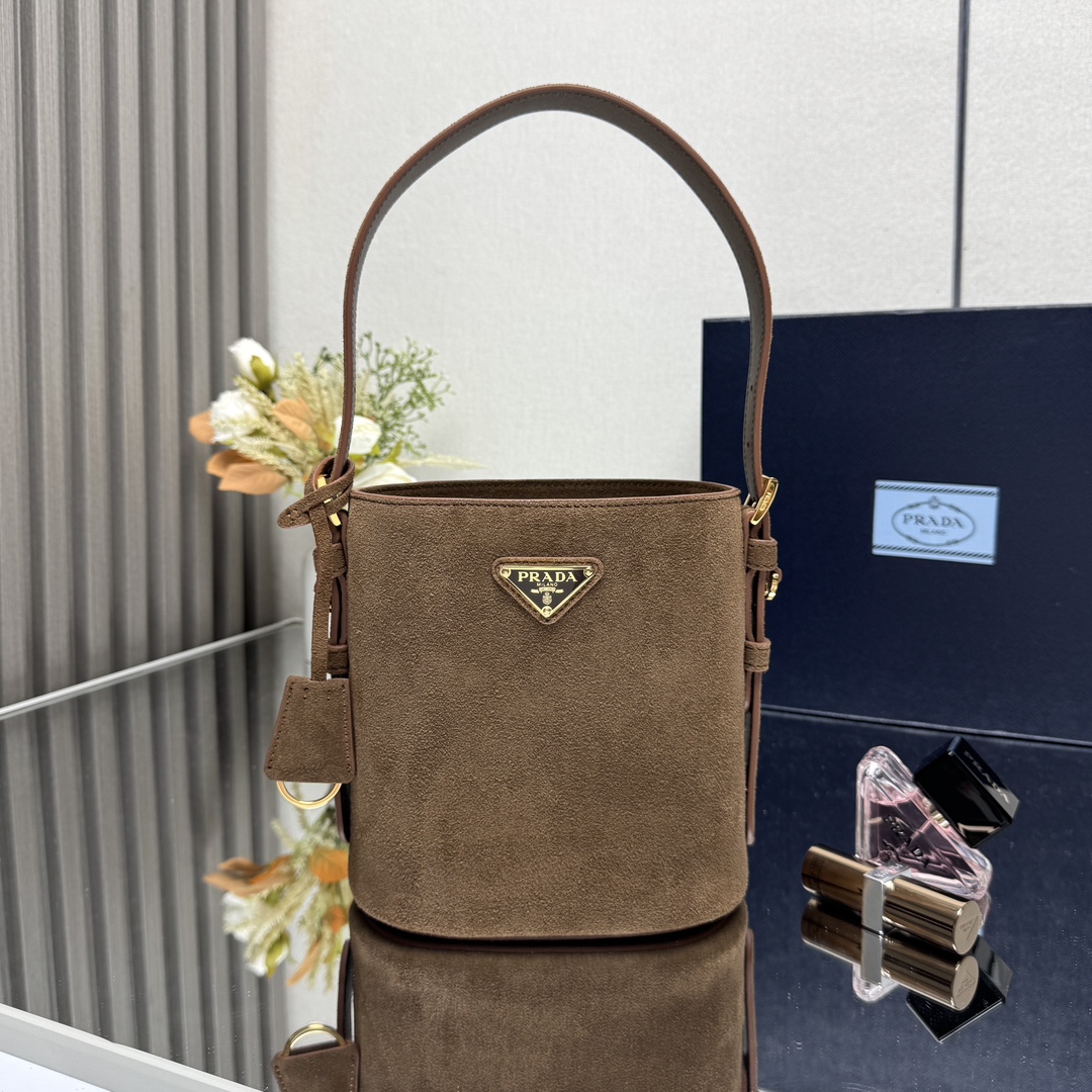 Prada 00949
