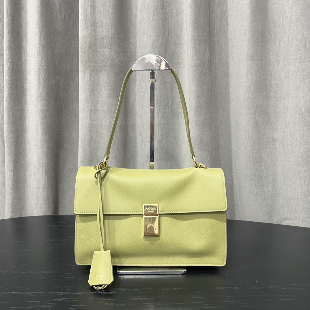 PRADA    012015