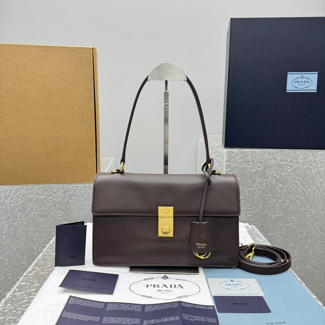 PRADA    013315