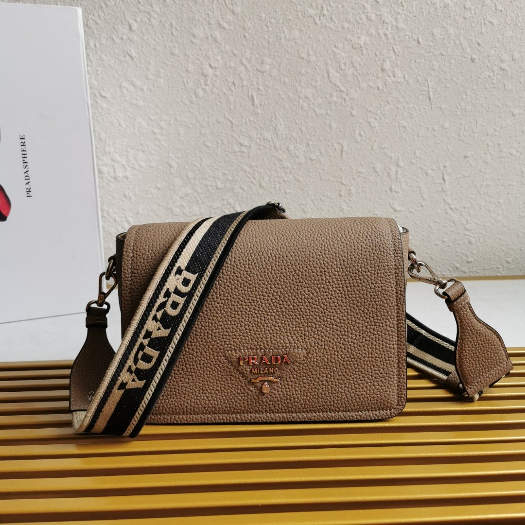 Prada 01349