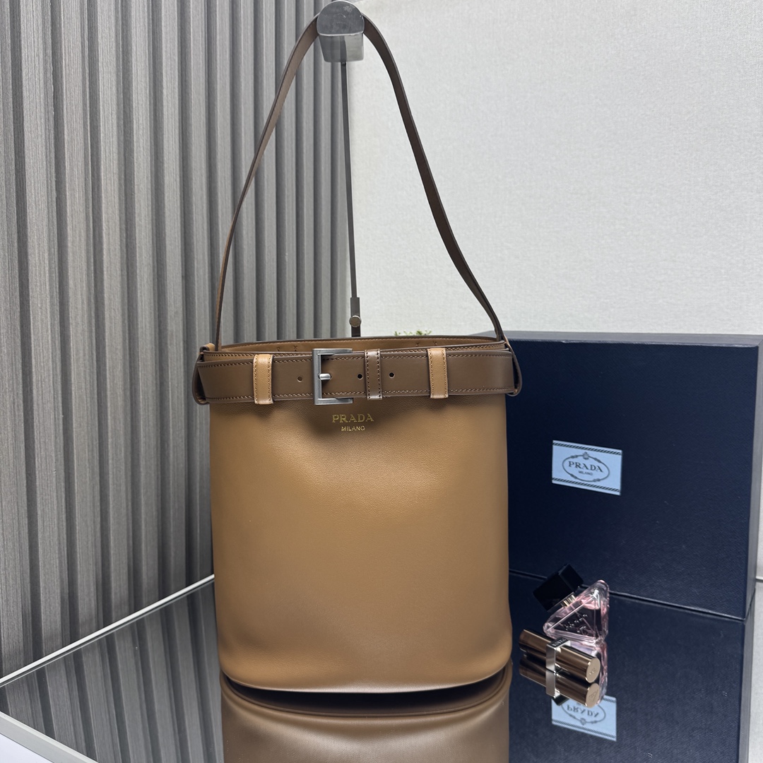Prada 01499