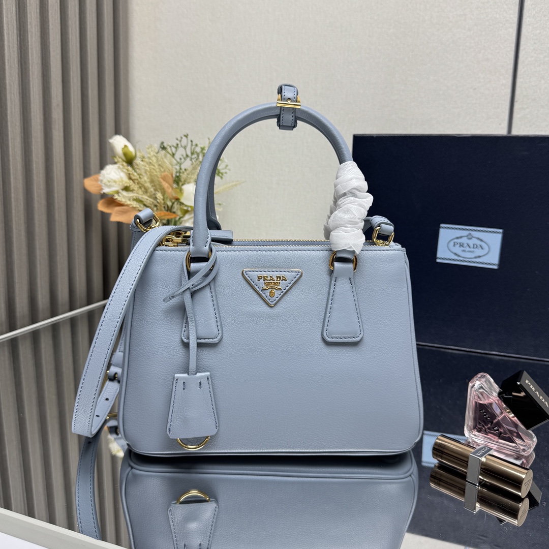 Prada 01499