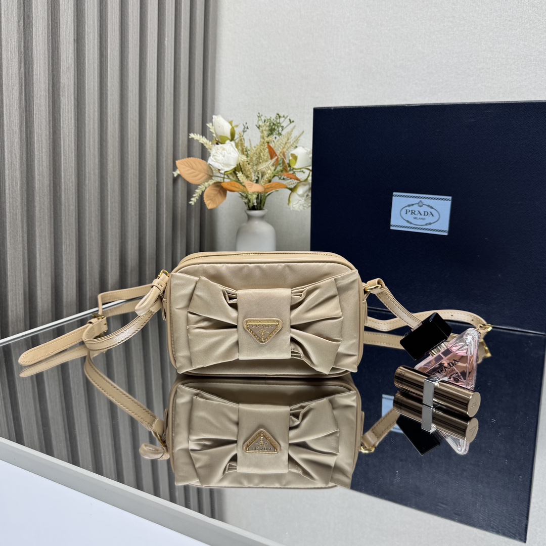 Prada 01519