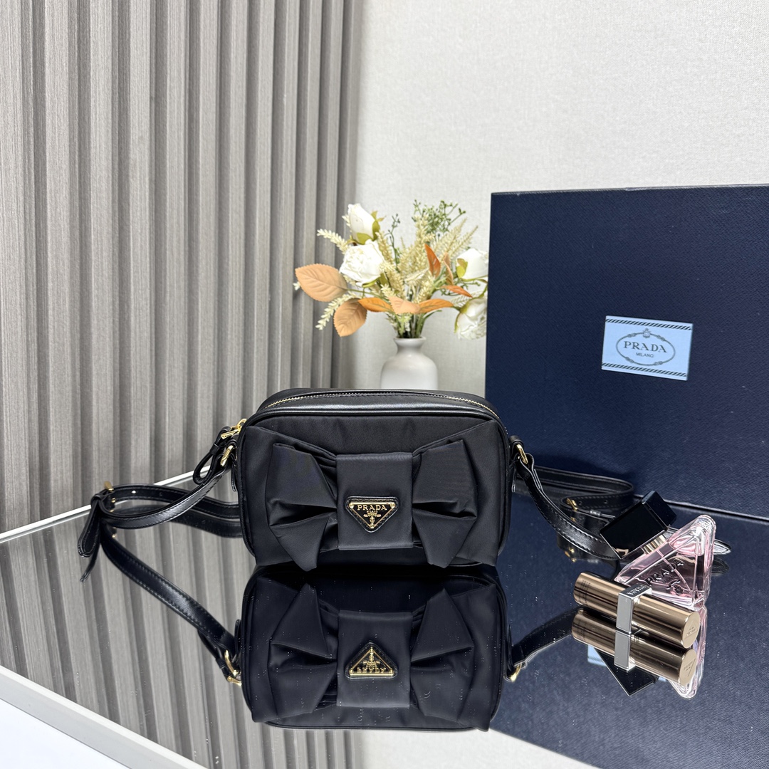 Prada 01529