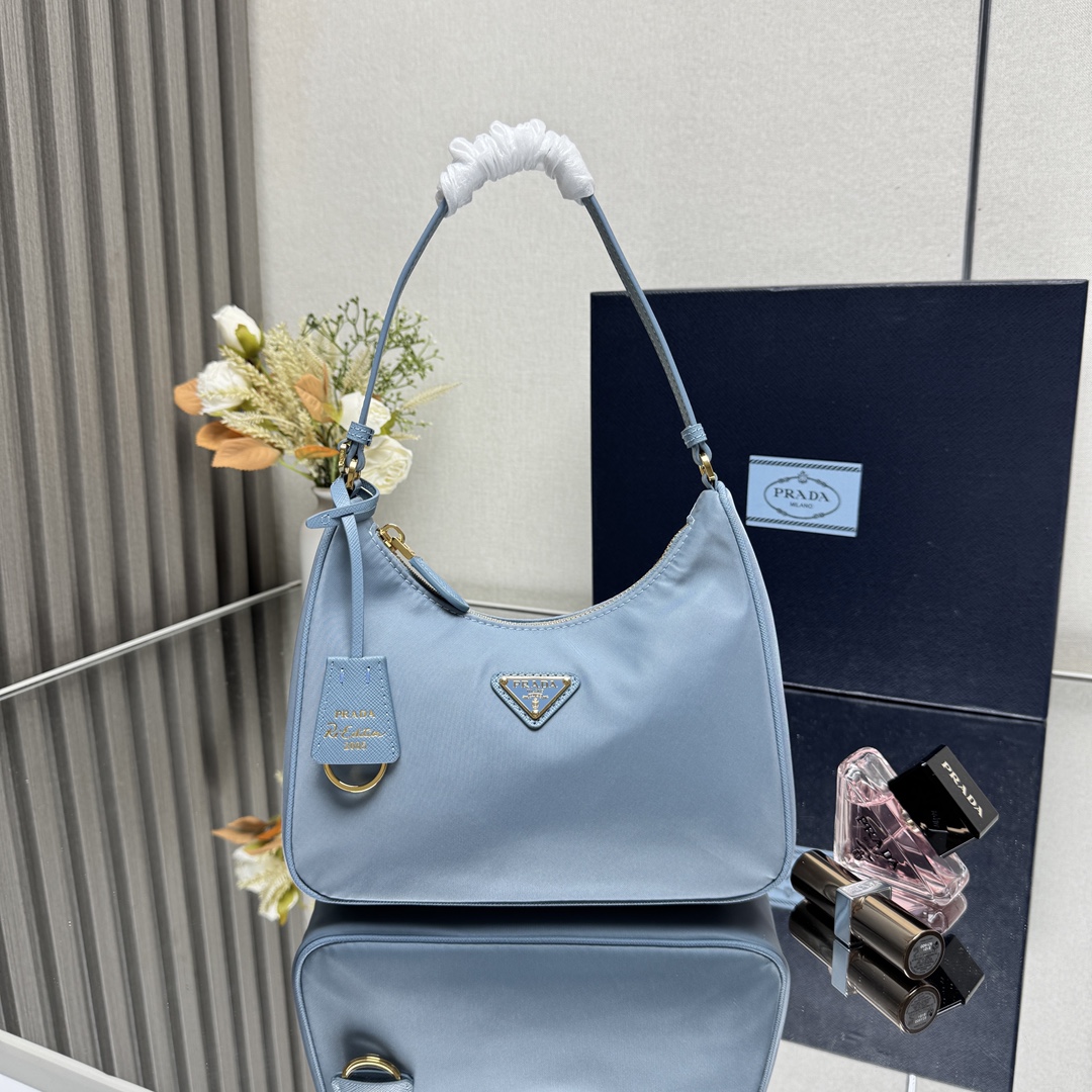 Prada 01749