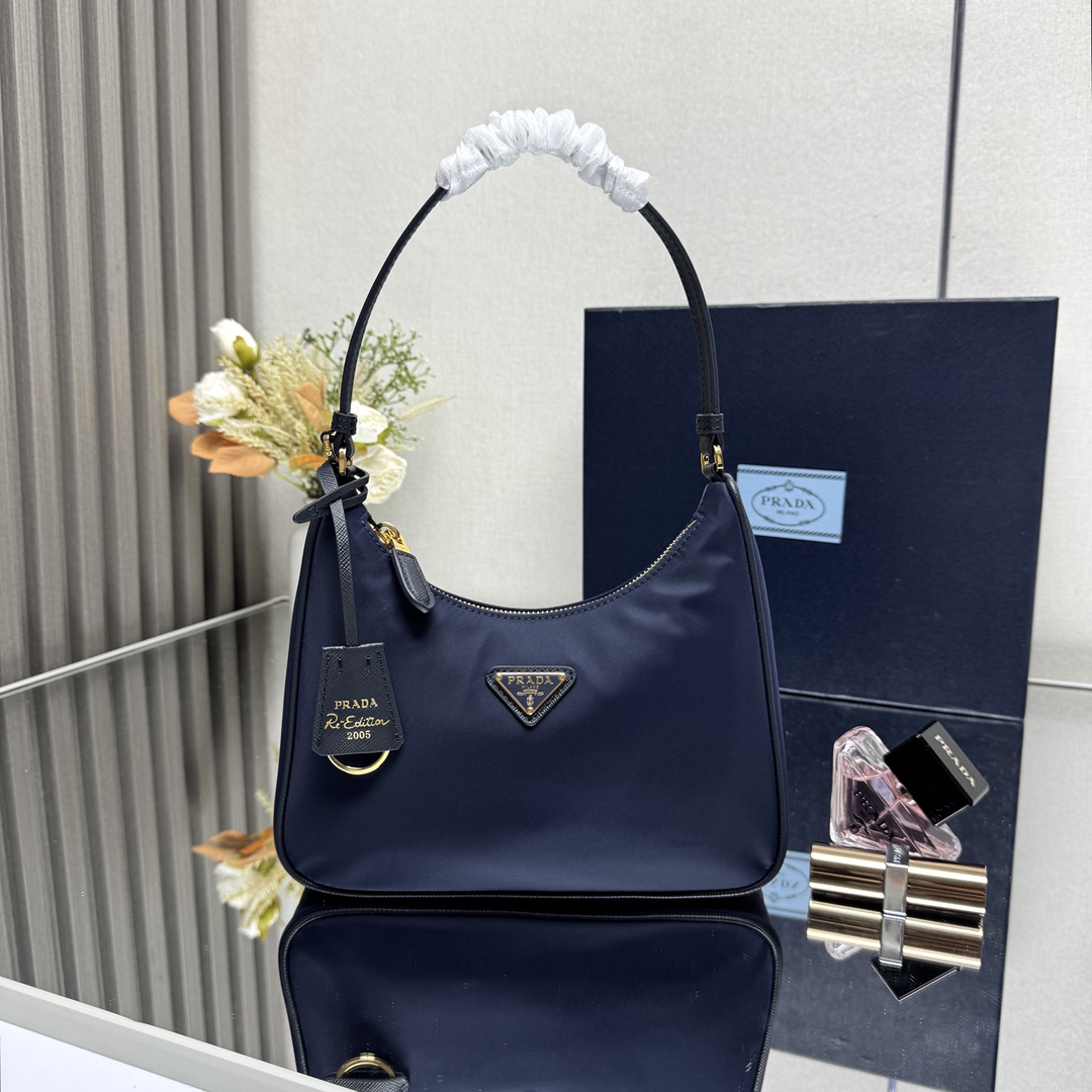Prada 01759