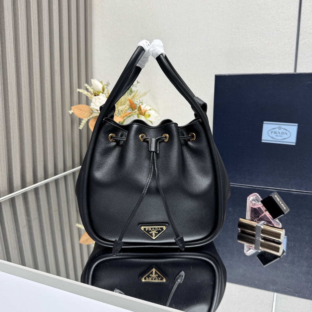 Prada 01779