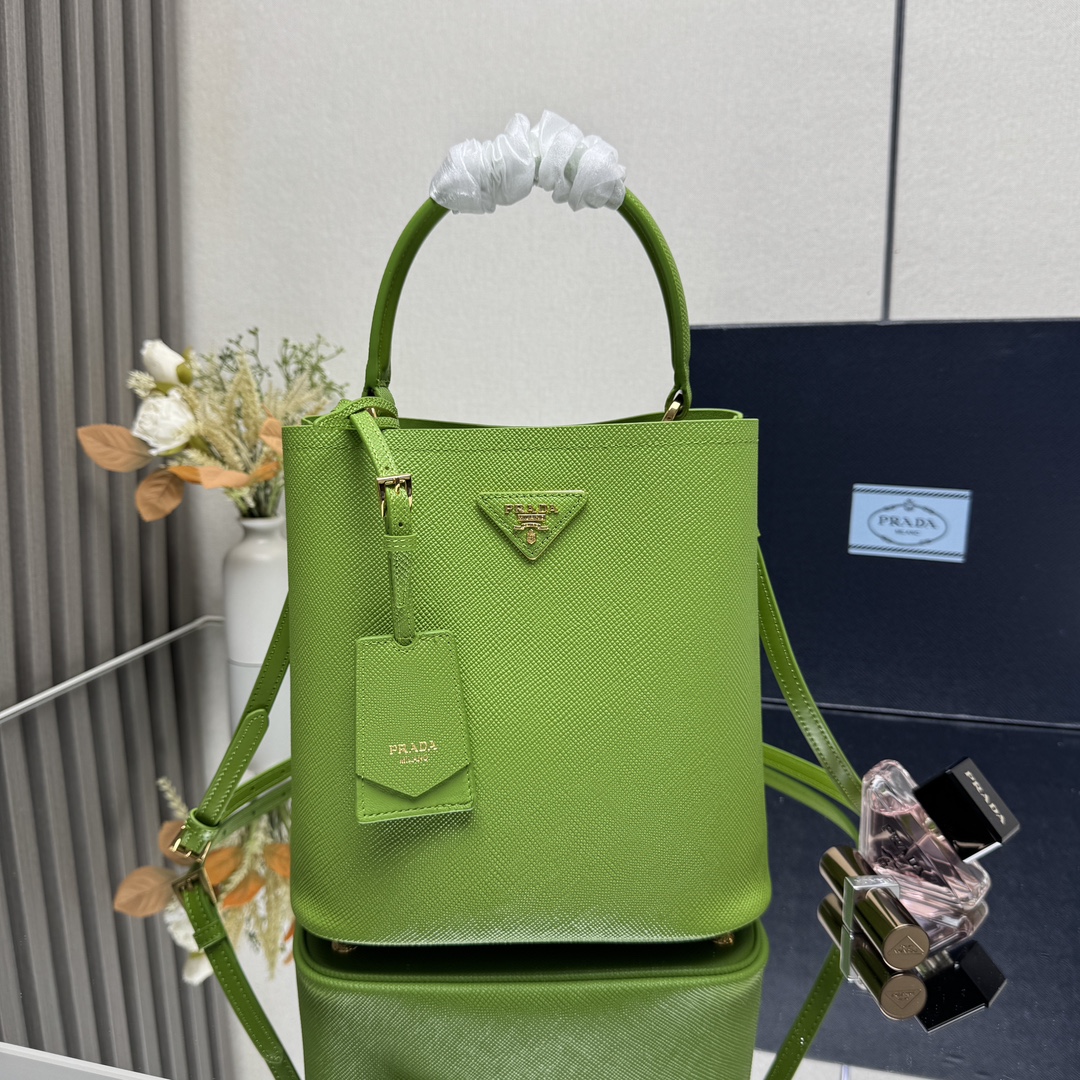 PRADA  01899
