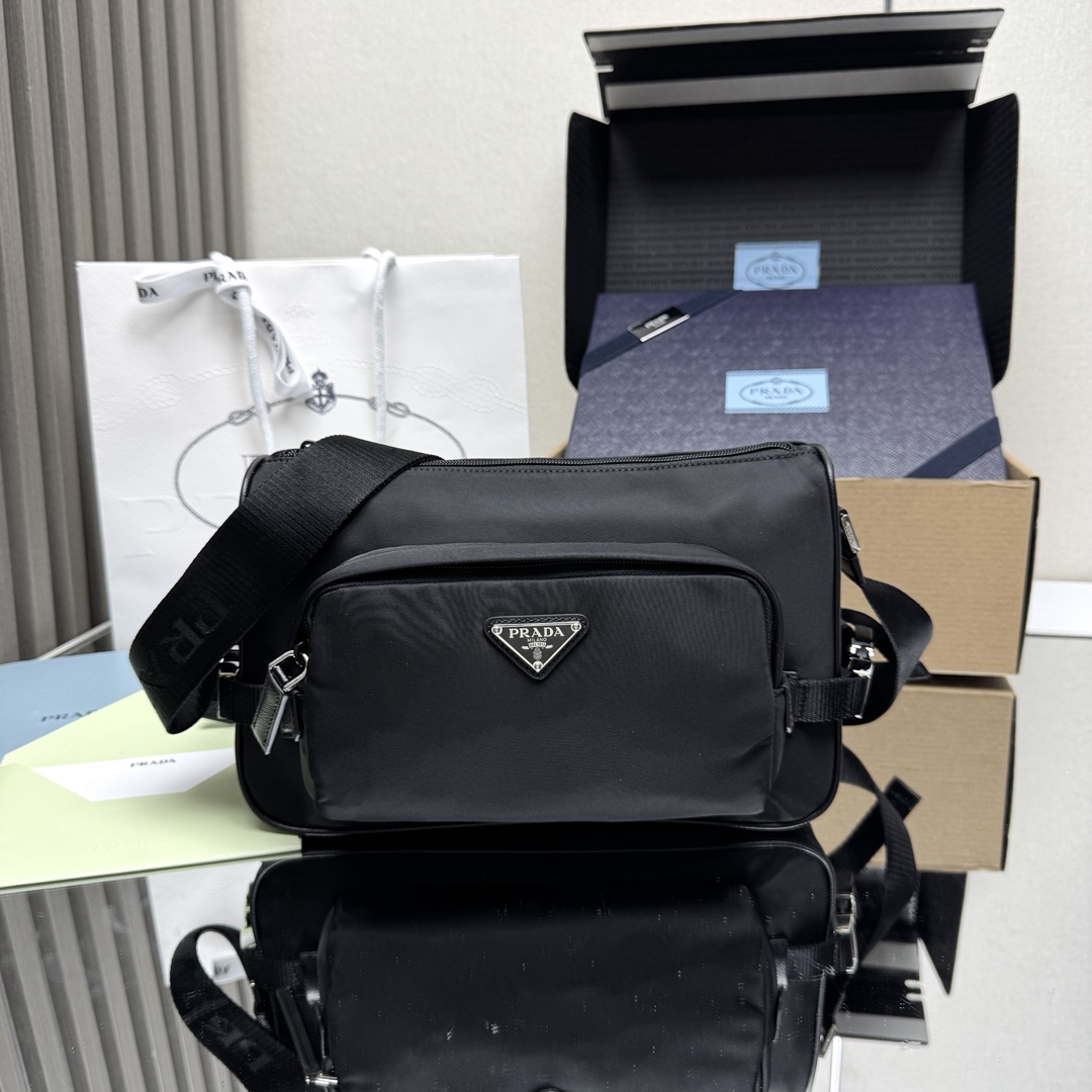 PRADA    01899