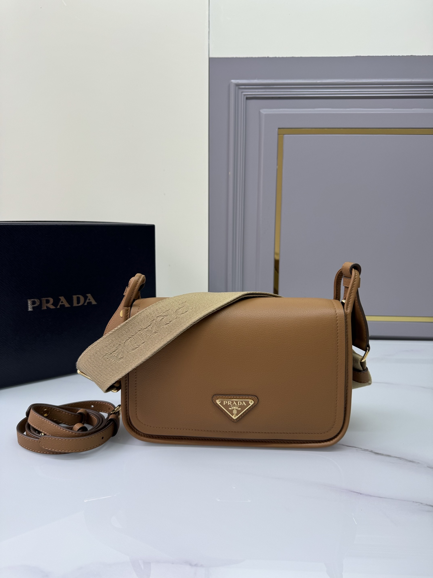 Prada 02069