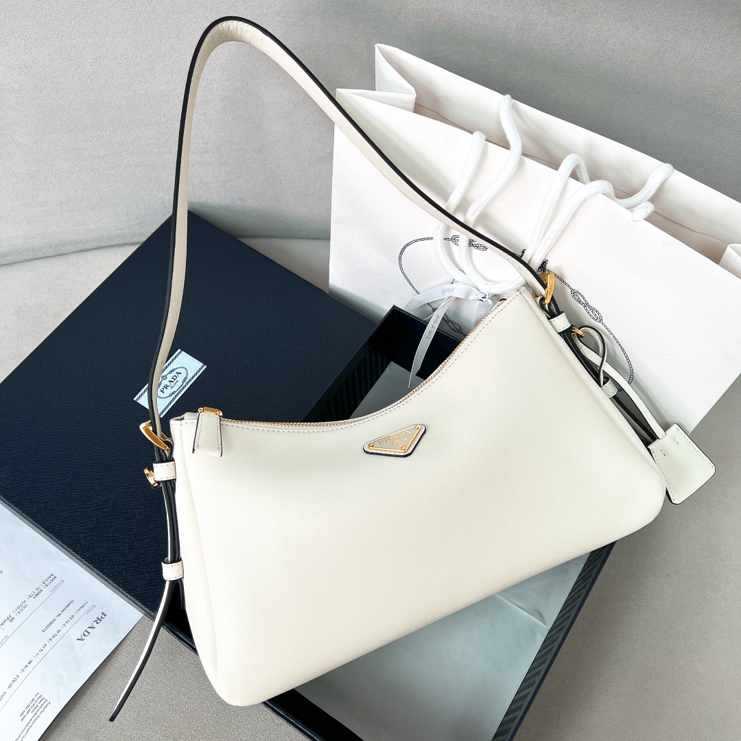 Prada 02149