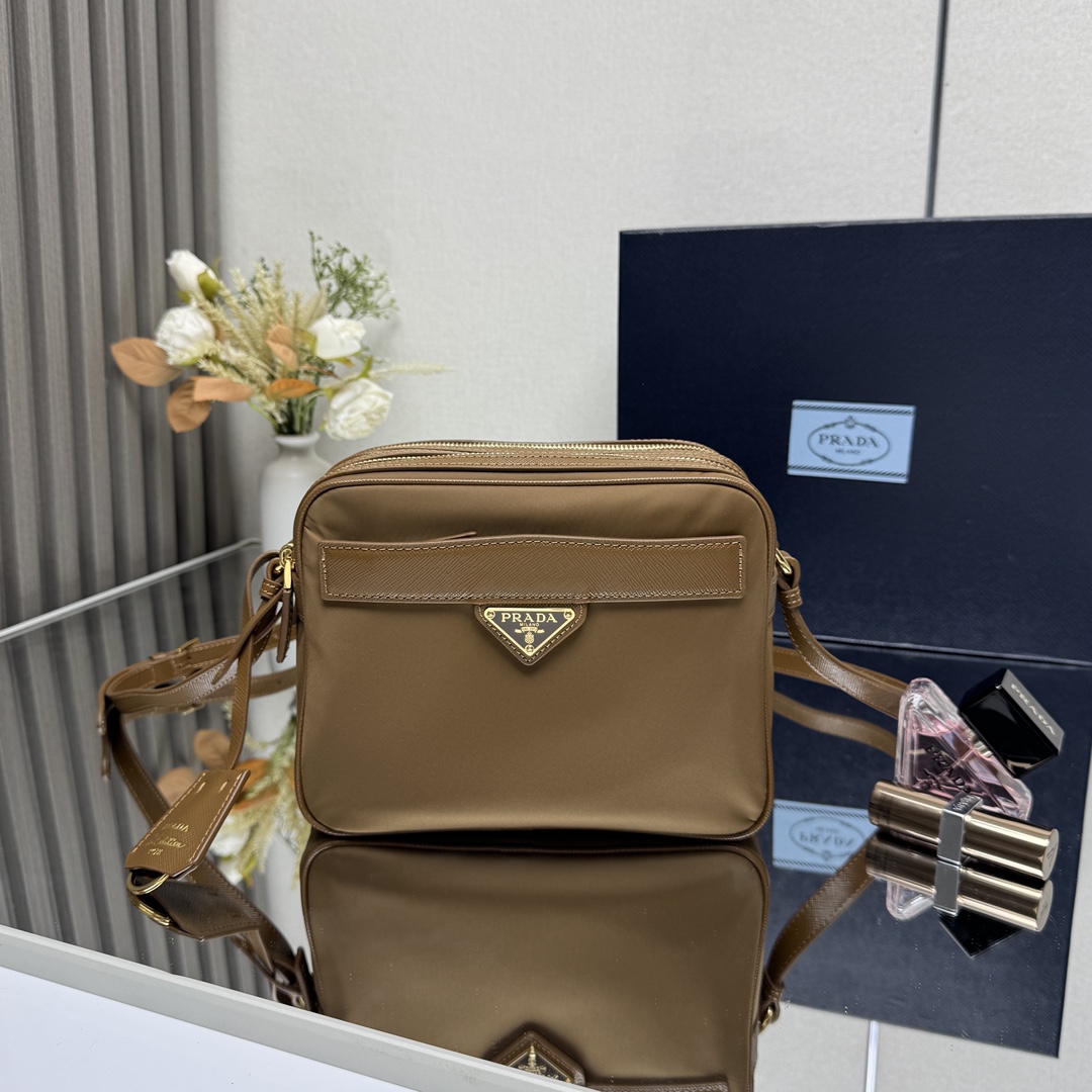 Prada 02399