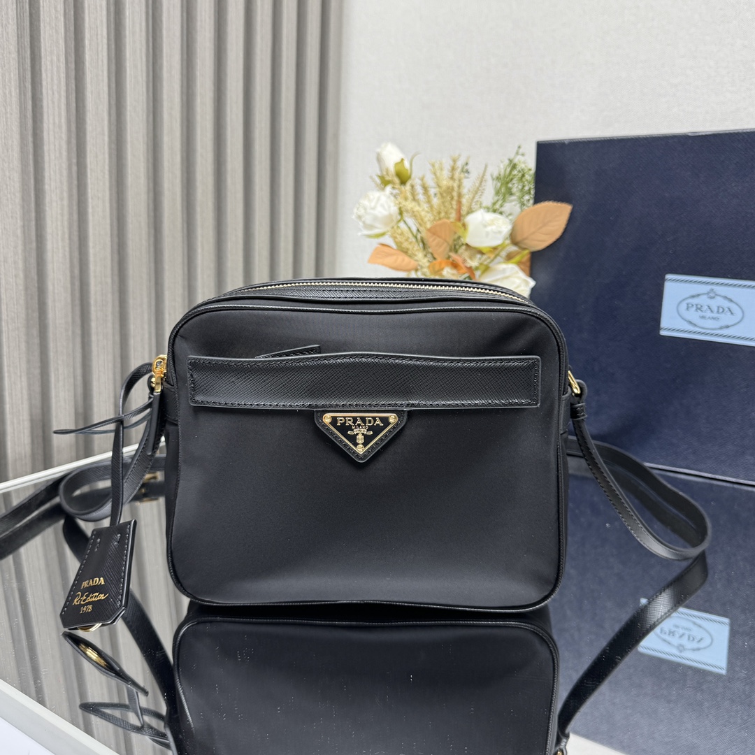 Prada 024210