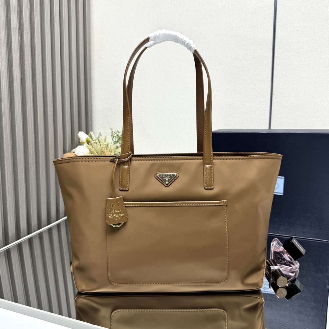 Prada 02449